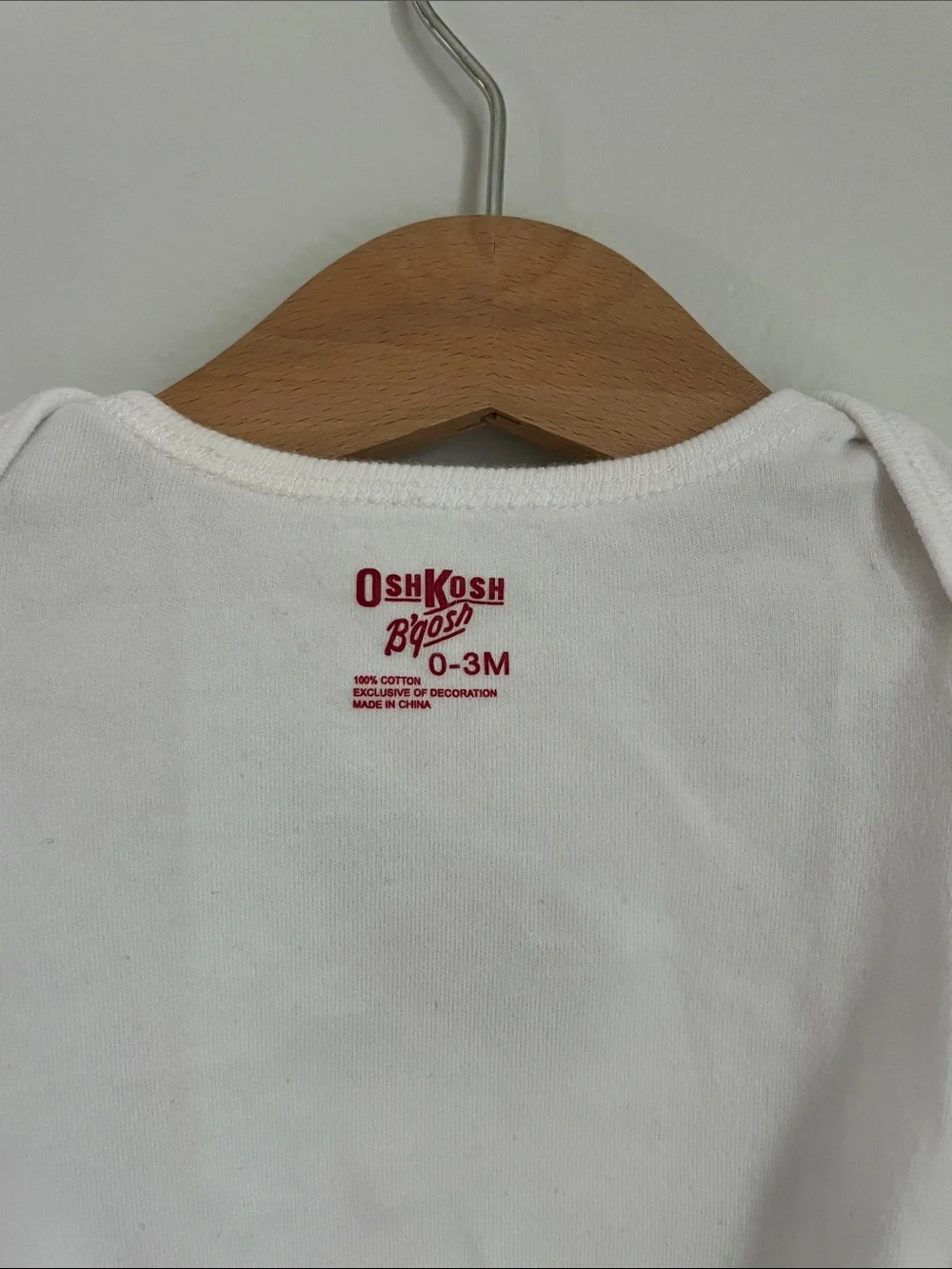 OshKosh B'gosh | White Long-Sleeve Bodysuit with Reindeer Applique Size 0-3M